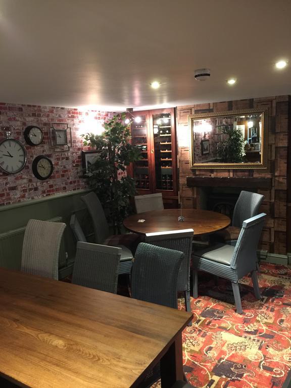 The Talbot Hotel Cleobury Mortimer Esterno foto