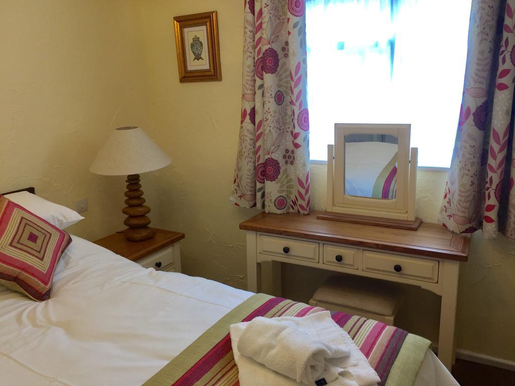 The Talbot Hotel Cleobury Mortimer Esterno foto