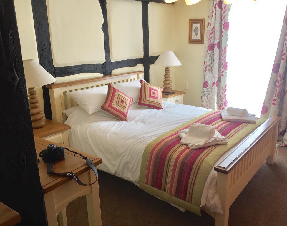 The Talbot Hotel Cleobury Mortimer Esterno foto