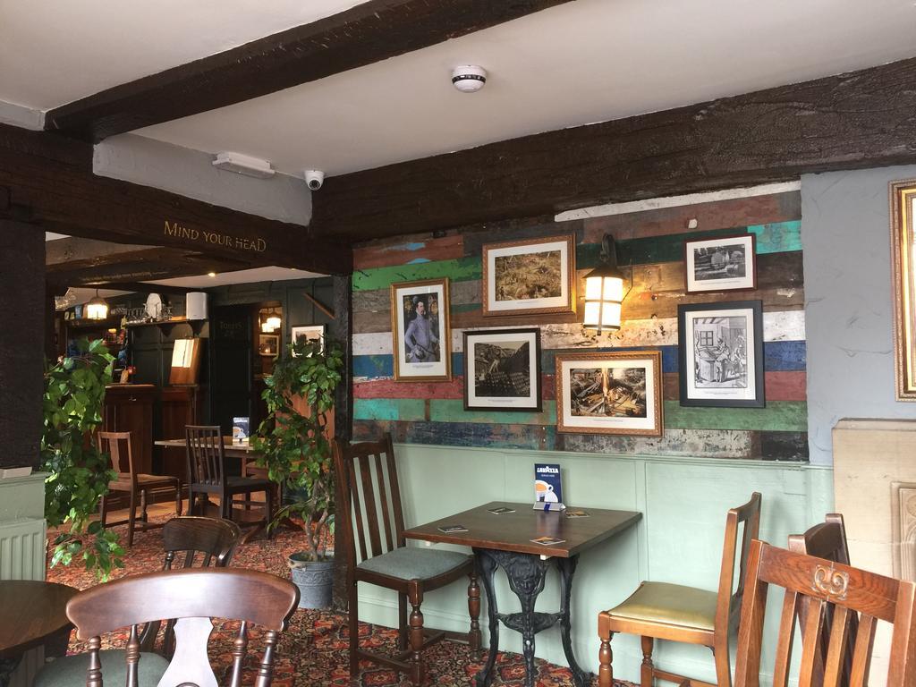 The Talbot Hotel Cleobury Mortimer Esterno foto