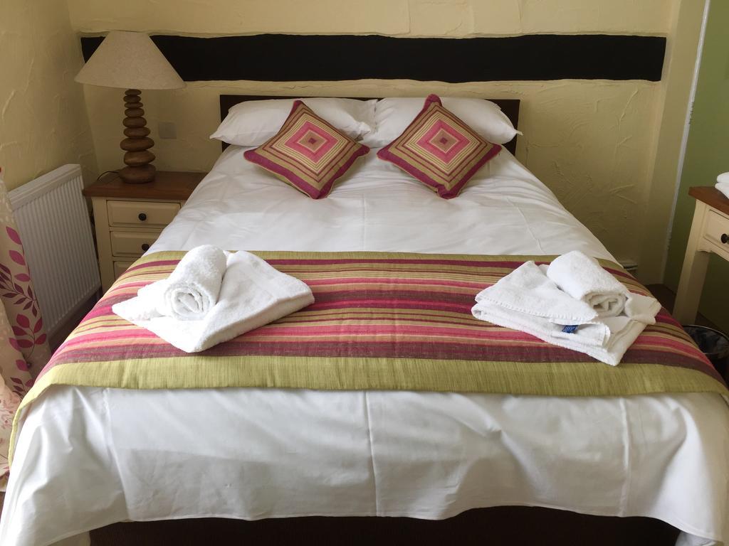 The Talbot Hotel Cleobury Mortimer Esterno foto