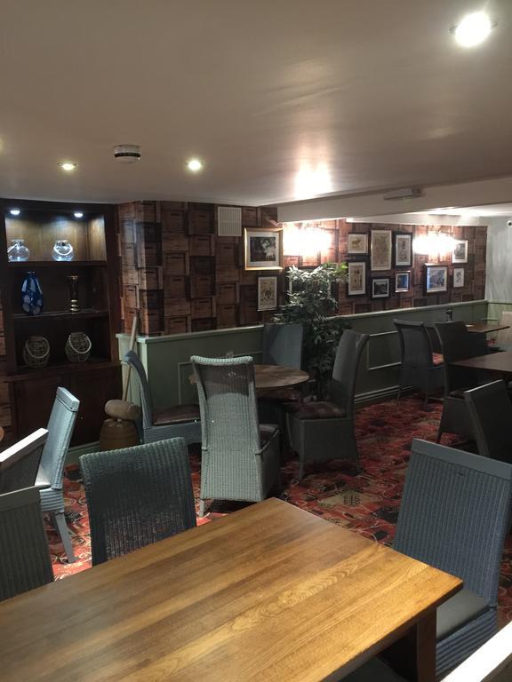 The Talbot Hotel Cleobury Mortimer Esterno foto