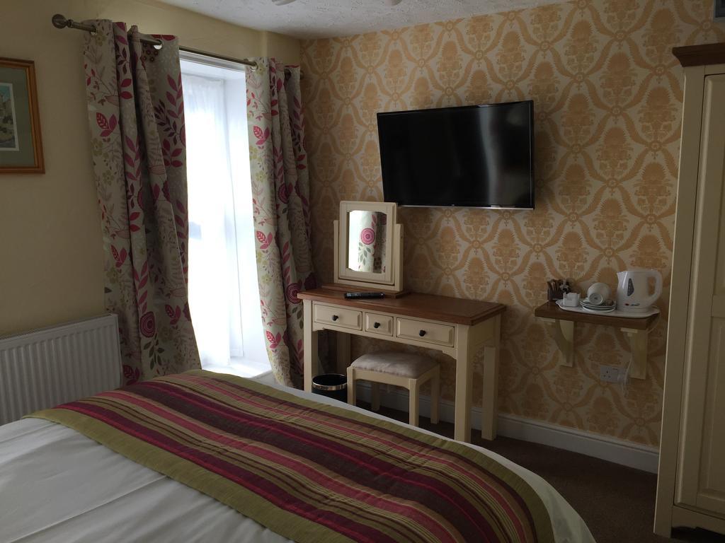 The Talbot Hotel Cleobury Mortimer Esterno foto