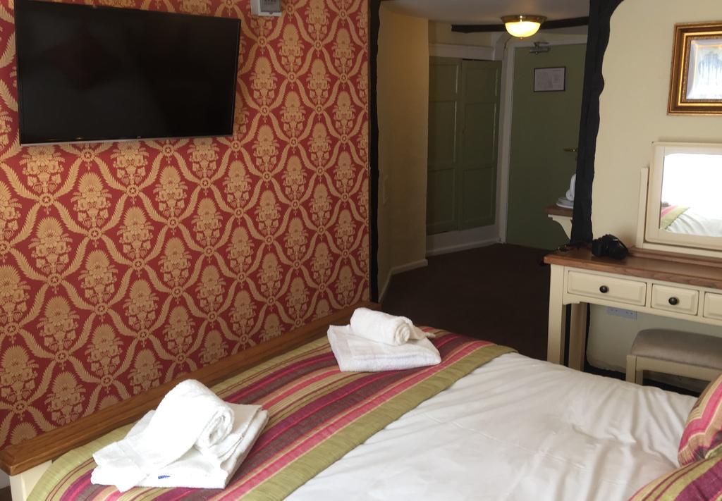 The Talbot Hotel Cleobury Mortimer Esterno foto