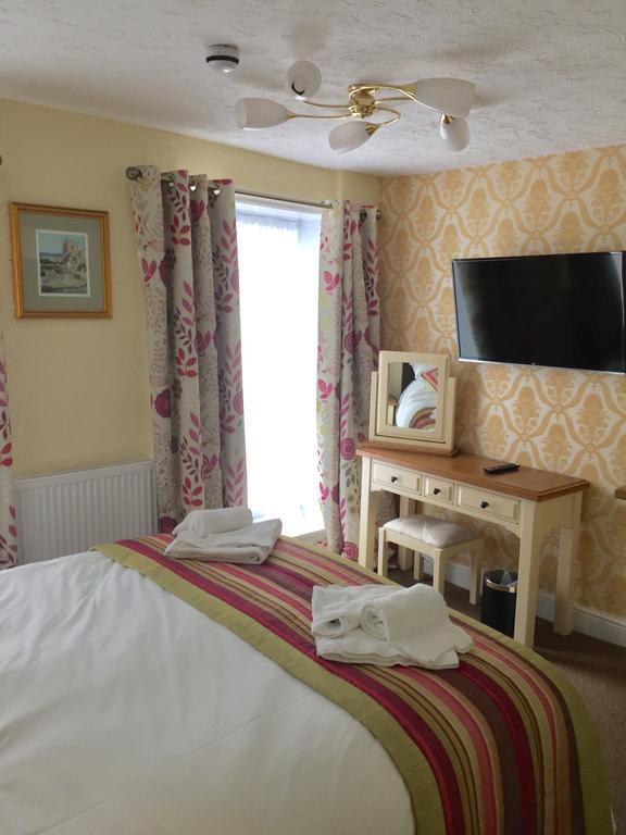 The Talbot Hotel Cleobury Mortimer Esterno foto