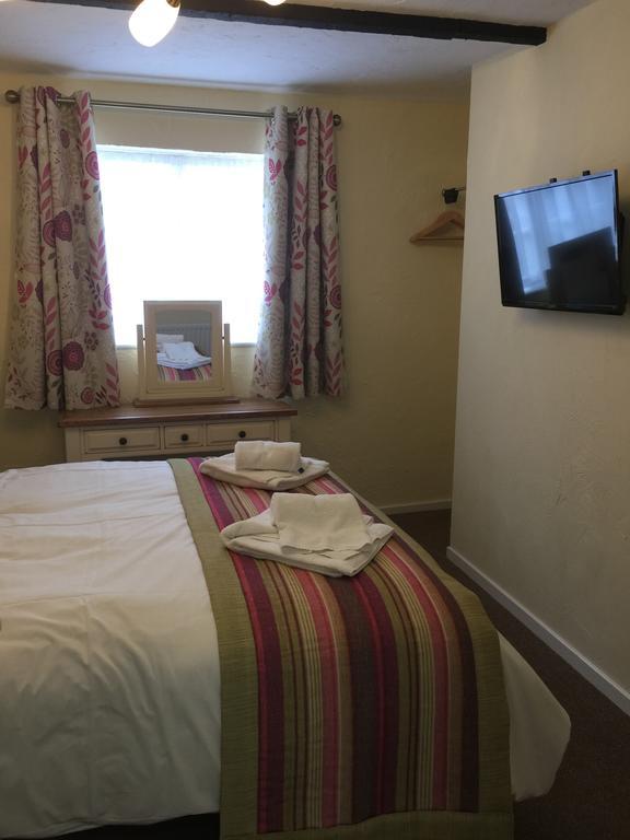 The Talbot Hotel Cleobury Mortimer Esterno foto