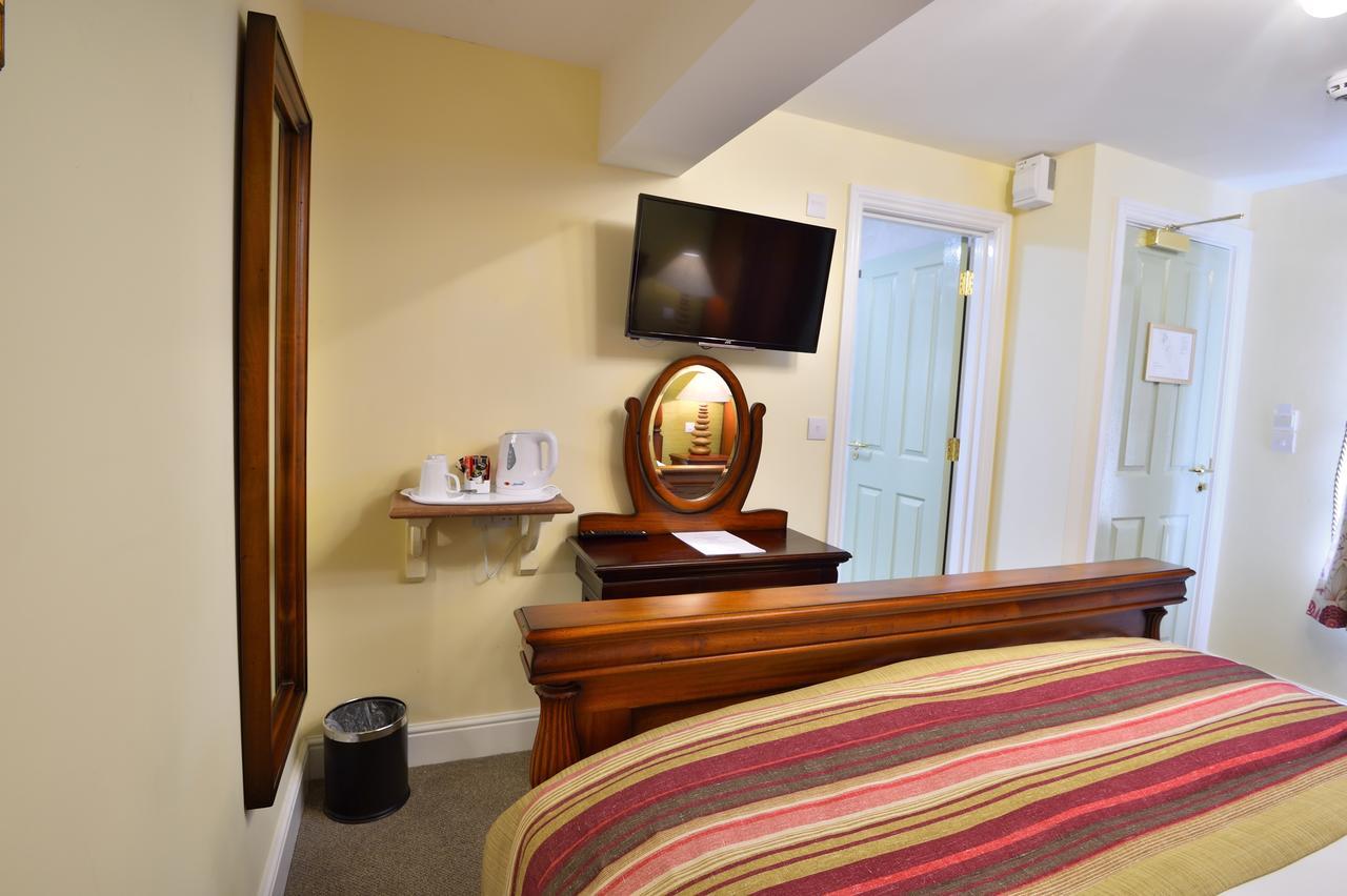 The Talbot Hotel Cleobury Mortimer Esterno foto