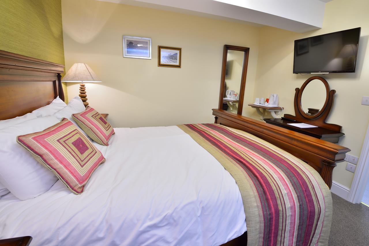 The Talbot Hotel Cleobury Mortimer Esterno foto