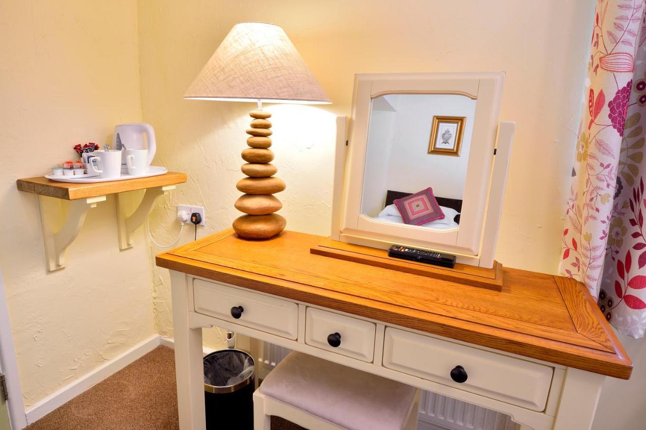 The Talbot Hotel Cleobury Mortimer Esterno foto