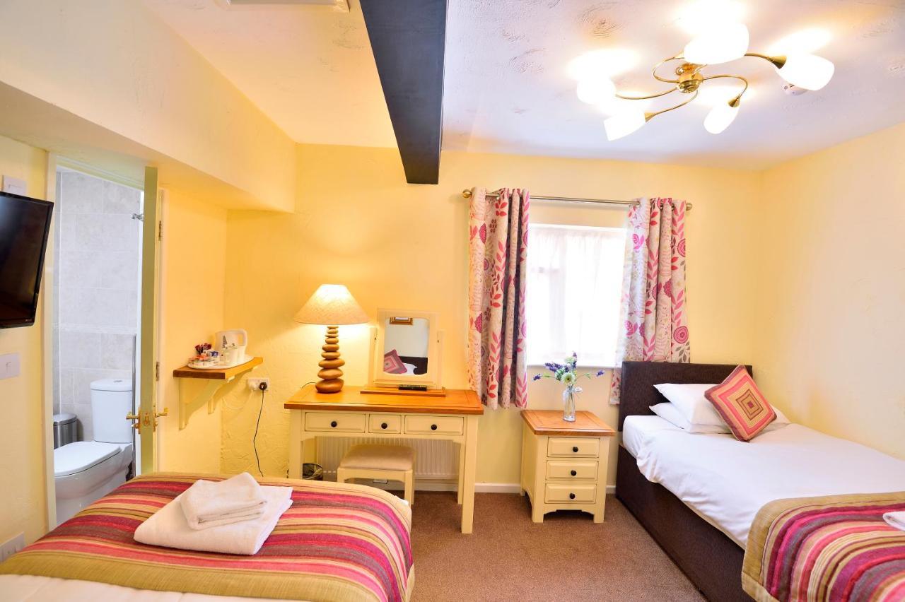 The Talbot Hotel Cleobury Mortimer Esterno foto